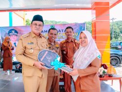 Suardi Saleh Serahkan 4 Unit Ambulance.