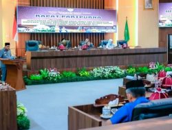 Hadiri Paripurna, Bupati Perlihatkan Wujud Pemerintah Jalin Sinergi Eksekutif dengan Legislatif.