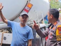 Bentuk Empati, Kasatlantas Polres Parepare Temui Pengendara Truk yang Alami Kecelakaan
