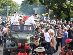 Ribuan Warga Antusias Iringi Kedatangan Bupati dan Wakil Bupati Barru Periode 2025-2030