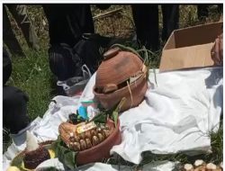 LARUNG SESAJI DI SUNGAI KALI GUNTING JATI REJO MOJOKERTO