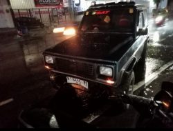 Empat Mini Bus Tabrakan Beruntun