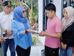 Rombongan Bupati Barru Kunjungi Warga Korban Kebakaran