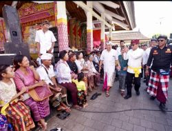 Hadiri Hari Raya Kuningan, Wabup Mujiono Ajak Umat Hindu Bahu Membahu Bangun Banyuwangi