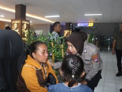 Tragedi Tenggelamnya KMP Tunu Pratama Jaya Peran Polwan Polresta Banyuwangi  Dampingi Anak dan  Ibu Ibu Yang Selamat