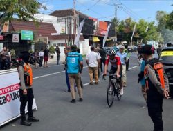 Kepolisian Resort Kota Banyuwangi Sebar Pasukan Amankan Etape 1 Balap Sepeda Tour de Banyuwangi Ijen 2025