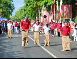 Keren…Bupati Banyuwangi Bersama Warga Ikut Lomba Panco