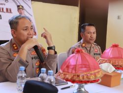 Kunjungan Kerja di Polsek Bacukiki, Kapolres Parepare Tekankan Polri Harus Hadir Beri Rasa Aman