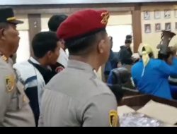 Kawal Aksi Unjuk Rasa Kapolres Barru Tuai Pujian
