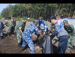 HUT TNI ke-80 Pangkalan Angkatan Laut Banyuwangi Gelar Bhakti Teritorial Prima