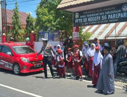 Pengaturan Siang Sat Lantas Polres Parepare, Beri Perlindungan Pelajar Saat Pulang Sekolah