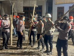 Kapolda Jatim Tinjau Evakuasi Korban Robohnya Bangunan Ponpes Al Khoziny