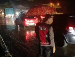 Puluhan Kilometer  Arus Lalulintas Jalan Trans   Sulawesi  Makassar Parepare Macet