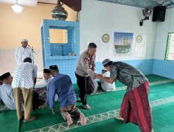 Safari Jumat Polsek Bacukiki di Masjid Al-Mutaqaddimin, Ingatkan Warga Waspada Bahaya Kebakaran