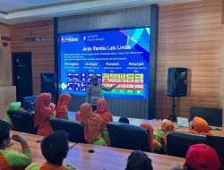 Polisi Sahabat Anak, Sat Lantas Polres Parepare Kenalkan Tertib Lalu Lintas Sejak Dini Kepada Pelajar SD IT Muhammadiyah