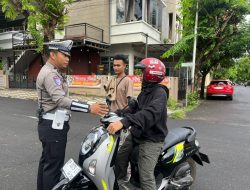 Pelayanan Pagi Sat Lantas Polres Parepare, Masih Temukan Pengendara Berboncengan Tanpa Helm