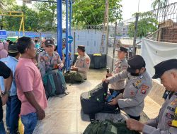 Polsek Kawasan Pelabuhan Nusantara Parepare Amankan Pemberangkatan KM Dharma Kartika IX Tujuan Balikpapan