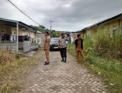 Bhabinkamtibmas dan Aparat Kelurahan Lapadde Lakukan Sambang ke Pemukiman, Periksa Penyebab Genangan Air
