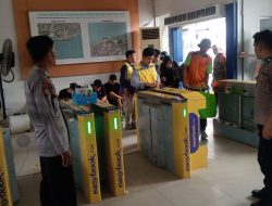 Pemberangkatan KM Aditya di Pelabuhan Nusantara Parepare, Polisi Perketat Pemeriksaan Barang Bawaan