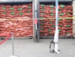 Polda Jatim Gagalkan Impor 72 Ton Bawang Bombay Ilegal