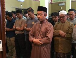 Personil Polres Parepare Bersama Warga Lakukan Shalat Ghaib, Ungkapan Bela Sungkawa Mendalam Untuk Korban Bencana di Sumatera