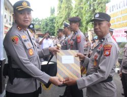 Penghujung Tahun 2025, Kapolres Parepare Beri Penghargaan Kepada 30 Personel Berkinerja Lebih