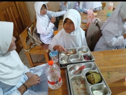 Waow..Makanan Bergizi Gratis Menunya Coto Makassar