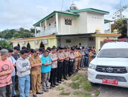 Personel Polres Parepare Ikut Shalati Jenazah Remaja Korban Tenggelam di Pantai Lumpue