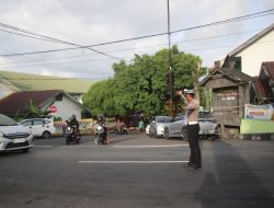 Lagi, Polres Parepare Kerahkan Puluhan Personil Lakukan Pengendalian Arus Kendaraan di Pagi Hari