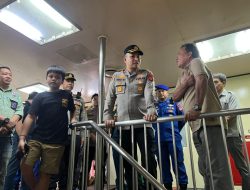 Pastikan Arus Balik Aman, Kapolres Parepare Tinjau Aktivitas Penumpang di Pelabuhan Nusantara