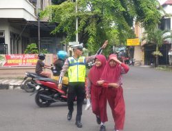 Operasi Keselamatan 2026, Polisi Lalu Lintas Parepare Jaga Keselamatan Anak Sekolah