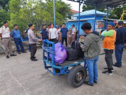 Antisipasi Barang Ilegal, Waka Polres Parepare Pantau Kedatangan Kapal dari Nunukan
