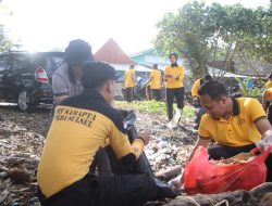 Gerakan Nasional Indonesia Asri, Polres Parepare Kembali Lakukan Aksi Bersih Pesisir
