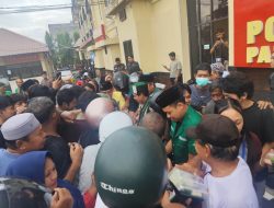 Aksi Bersama Polres Parepare dan Lintas Organisasi, Ratusan Takjil Dibagikan Jelang Berbuka