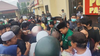 Aksi Bersama Polres Parepare dan Lintas Organisasi, Ratusan Takjil Dibagikan Jelang Berbuka