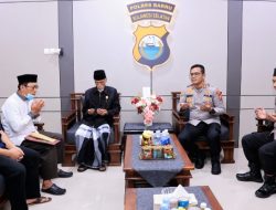 Ananda Fauzi Harahap Serahkan Puluhan Juta Rupiah Zakat  Personel Polres Barru